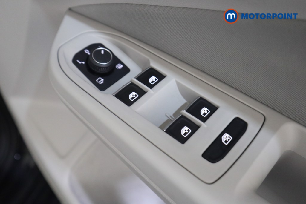 Volkswagen Golf Style Manual Petrol Hatchback - Stock Number (1576534) - 9th supplementary image
