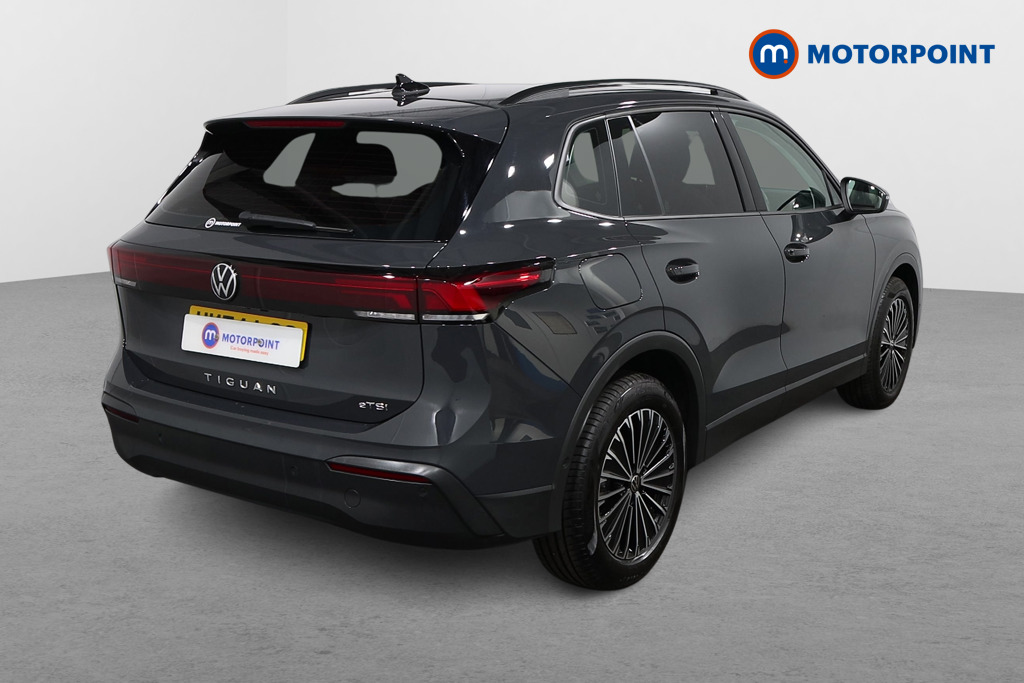 Volkswagen Tiguan Life Automatic Petrol SUV - Stock Number (1577159) - Drivers side rear corner