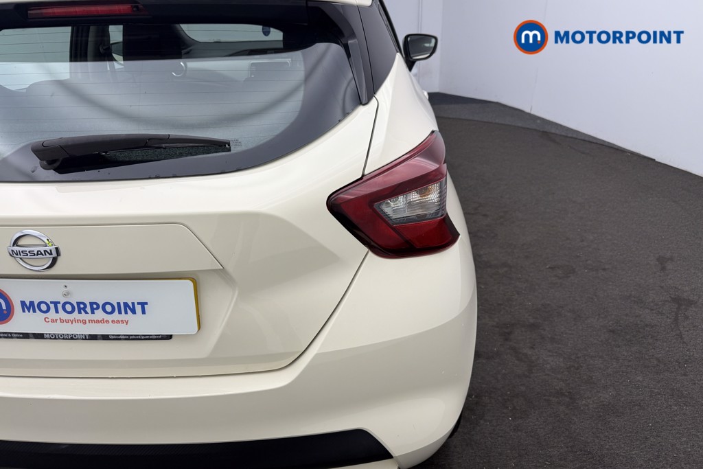Nissan Micra Acenta Limited Edition Manual Petrol Hatchback - Stock Number (1556672) - 8th supplementary image