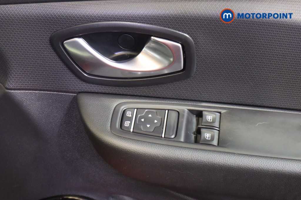 Renault Clio Iconic Manual Petrol Hatchback - Stock Number (1559370) - 14th supplementary image