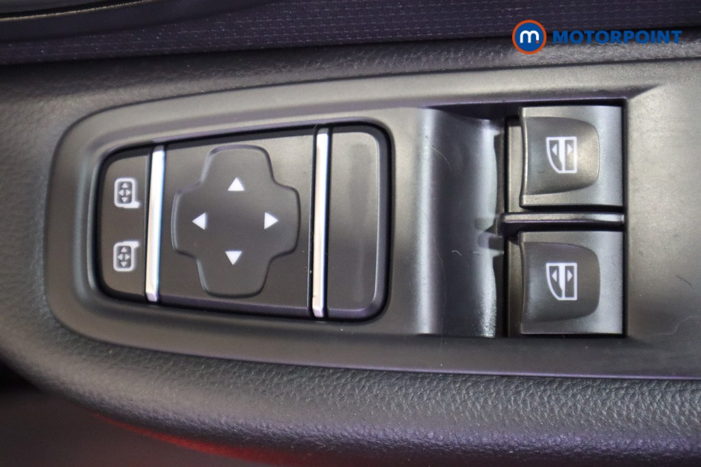 Renault Clio Iconic Manual Petrol Hatchback - Stock Number (1559370) - 15th supplementary image
