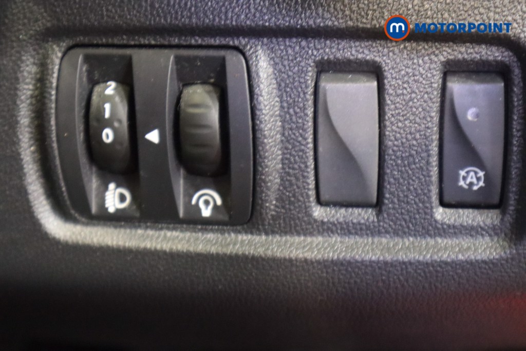 Renault Clio Iconic Manual Petrol Hatchback - Stock Number (1559370) - 16th supplementary image