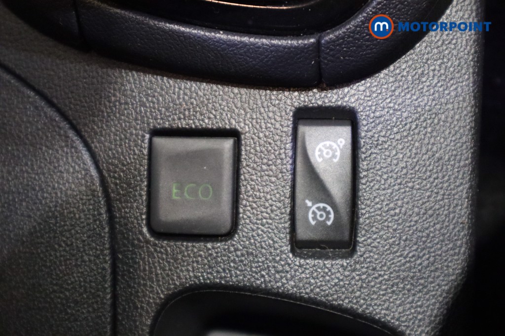 Renault Clio Iconic Manual Petrol Hatchback - Stock Number (1559370) - 23rd supplementary image
