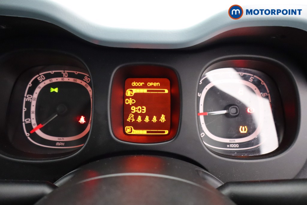 Fiat Panda City Cross Manual Petrol-Electric Hybrid Hatchback - Stock Number (1562236) - 4th supplementary image