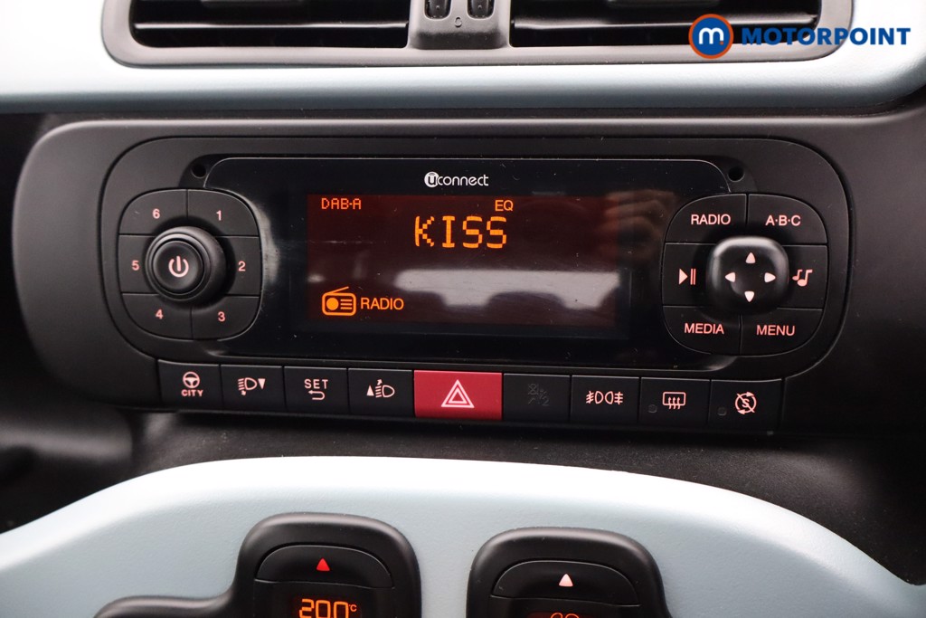 Fiat Panda City Cross Manual Petrol-Electric Hybrid Hatchback - Stock Number (1562236) - 5th supplementary image