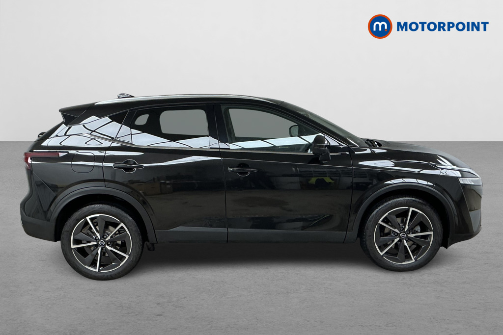 Nissan Qashqai Tekna Automatic Petrol SUV - Stock Number (1565685) - Drivers side