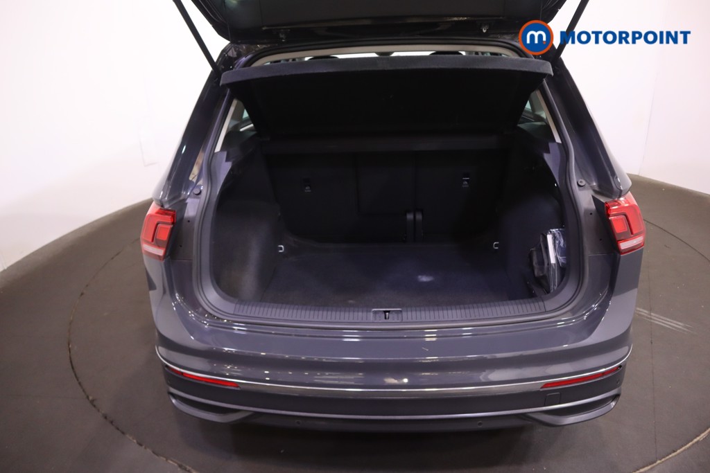 Volkswagen Tiguan Life Automatic Petrol SUV - Stock Number (1566425) - 8th supplementary image