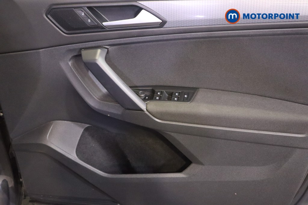 Volkswagen Tiguan Life Automatic Petrol SUV - Stock Number (1566425) - 13th supplementary image