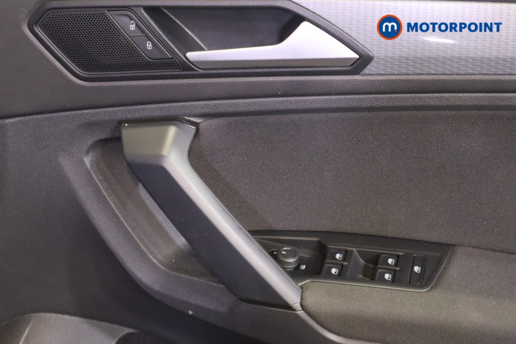 Volkswagen Tiguan Life Automatic Petrol SUV - Stock Number (1566425) - 14th supplementary image
