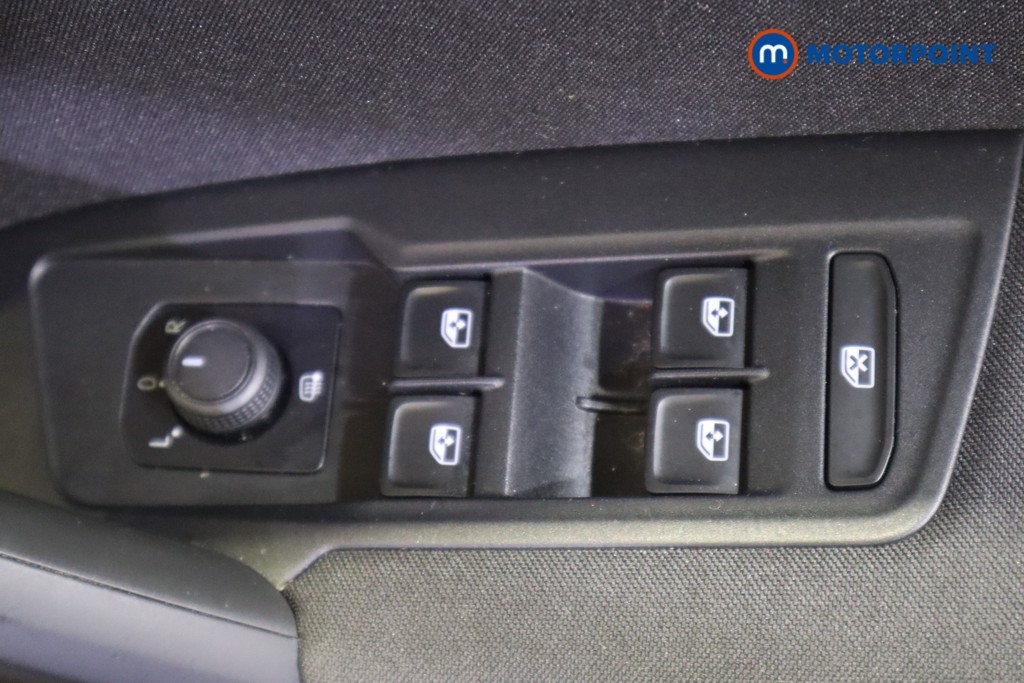 Volkswagen Tiguan Life Automatic Petrol SUV - Stock Number (1566425) - 15th supplementary image