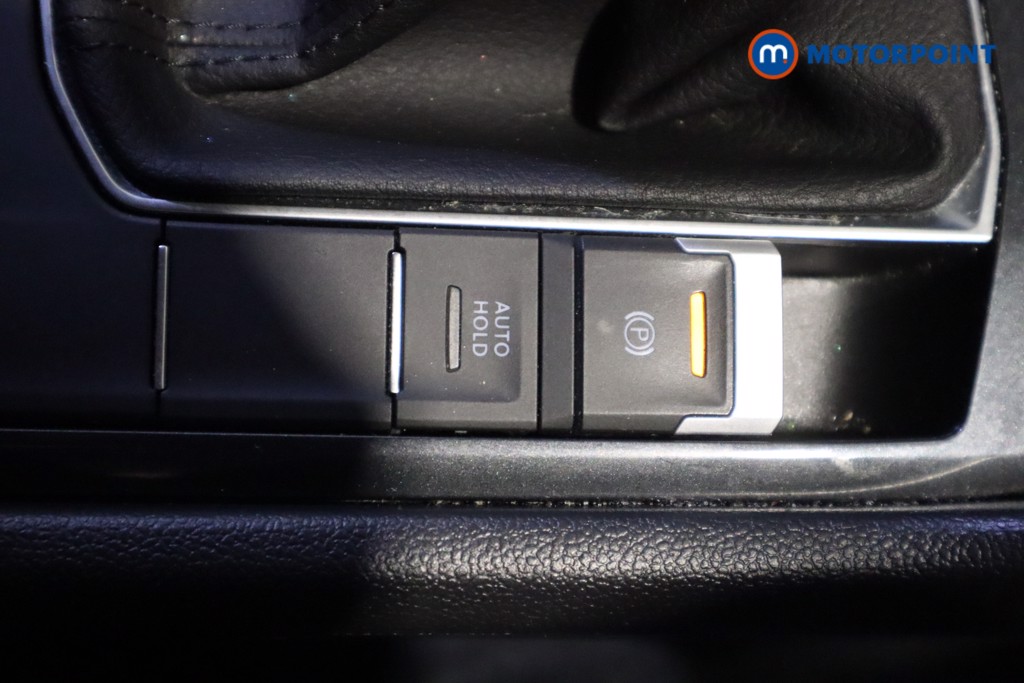 Volkswagen Tiguan Life Automatic Petrol SUV - Stock Number (1566425) - 21st supplementary image