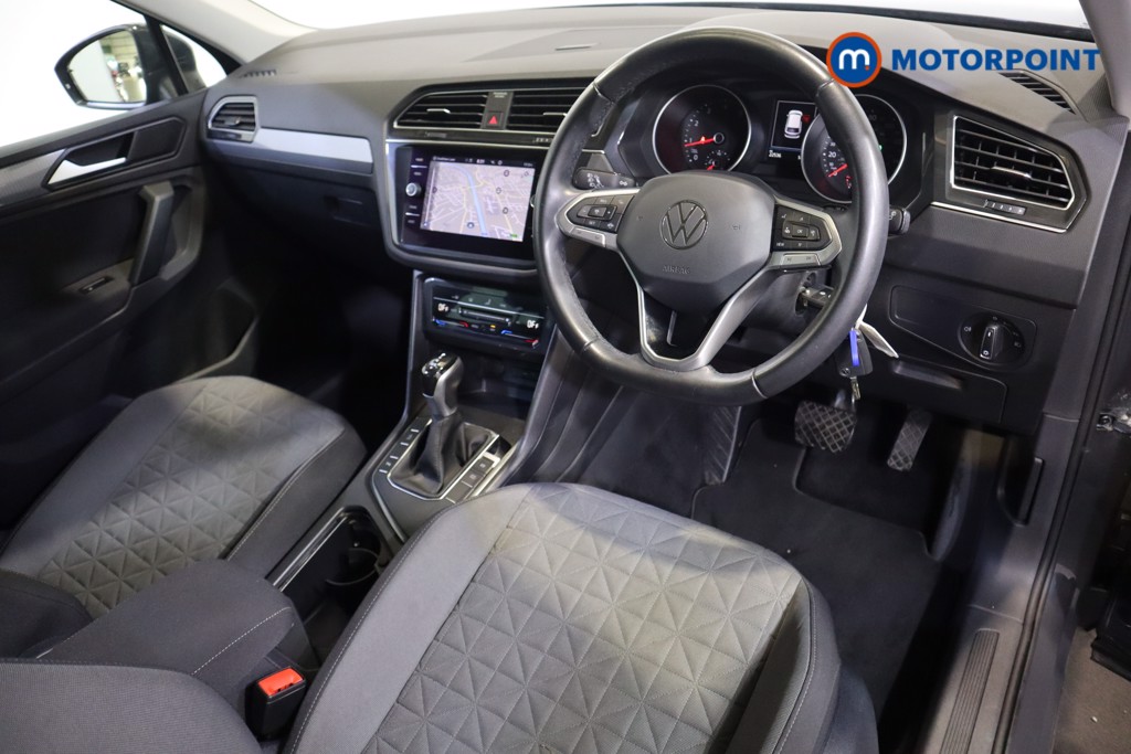 Volkswagen Tiguan Life Automatic Petrol SUV - Stock Number (1566425) - 1st supplementary image