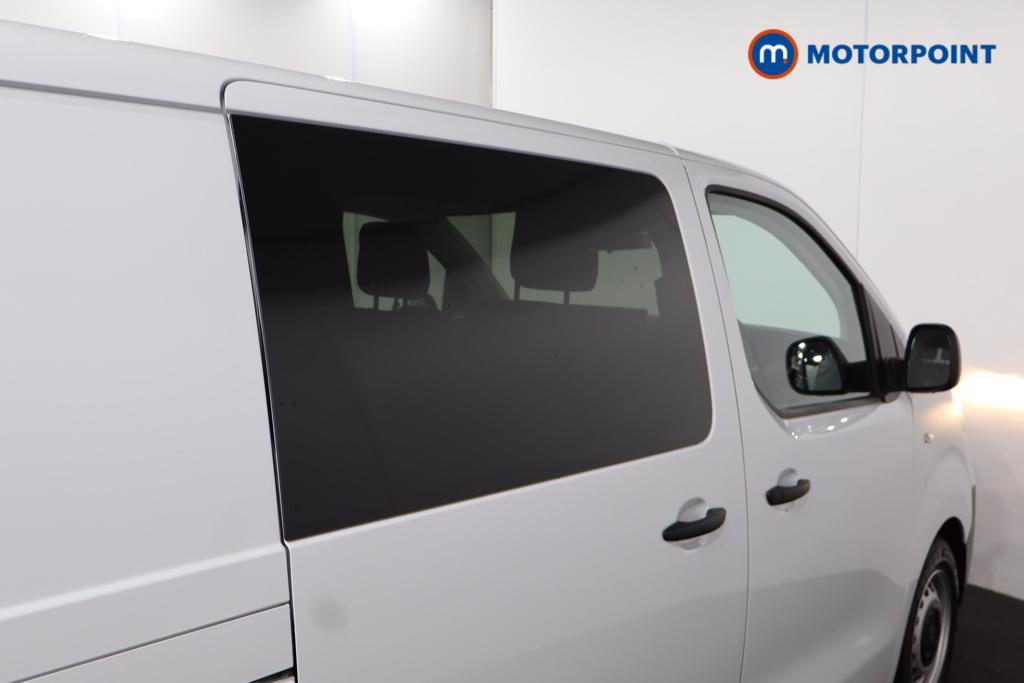 Vauxhall Vivaro Prime Manual Diesel Crew Bus - Stock Number (1567283) - 21st supplementary image