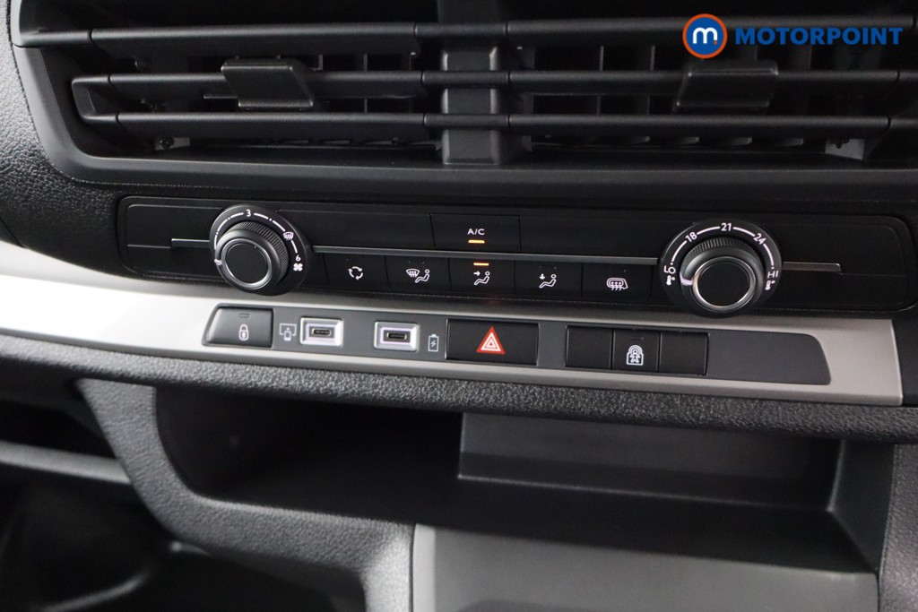 Vauxhall Vivaro Prime Manual Diesel Crew Bus - Stock Number (1567286) - 8th supplementary image