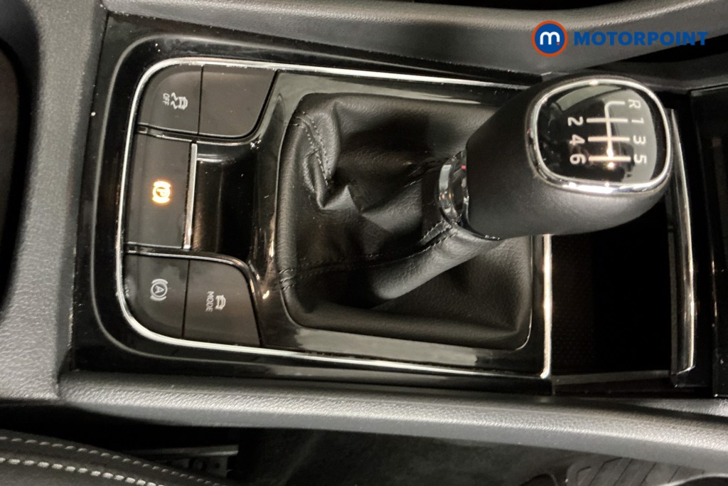 Skoda Karoq Se L Manual Petrol SUV - Stock Number (1569153) - 15th supplementary image