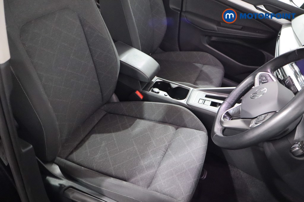 Volkswagen Golf Life Automatic Diesel Hatchback - Stock Number (1570130) - 24th supplementary image