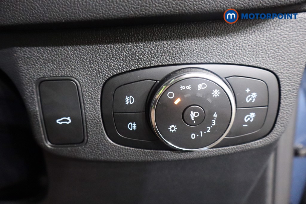 Ford Focus St-Line Automatic Petrol-Electric Hybrid Estate - Stock Number (1570200) - 19th supplementary image