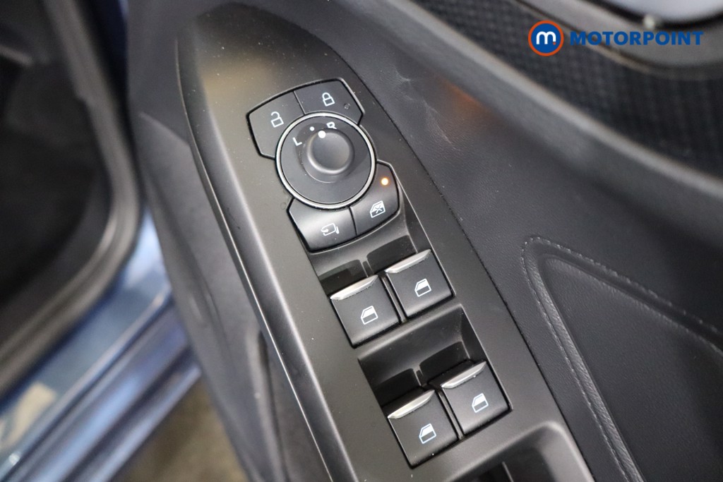 Ford Focus St-Line Automatic Petrol-Electric Hybrid Estate - Stock Number (1570200) - 20th supplementary image