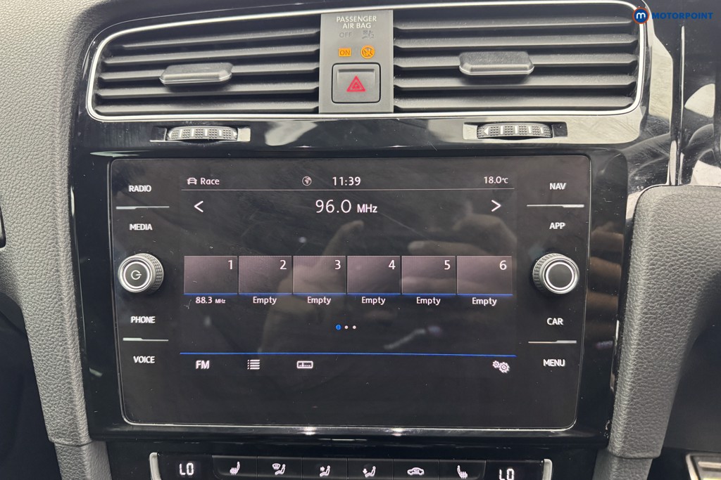 Volkswagen Golf R Automatic Petrol Estate - Stock Number (1570909) - 2nd supplementary image