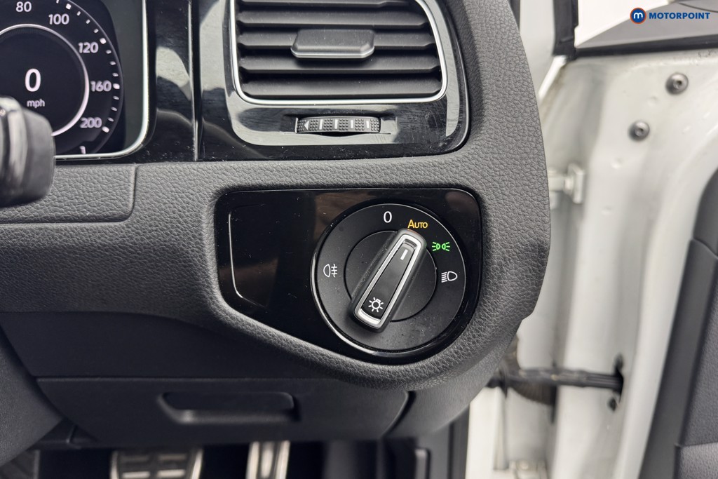 Volkswagen Golf R Automatic Petrol Estate - Stock Number (1570909) - 14th supplementary image