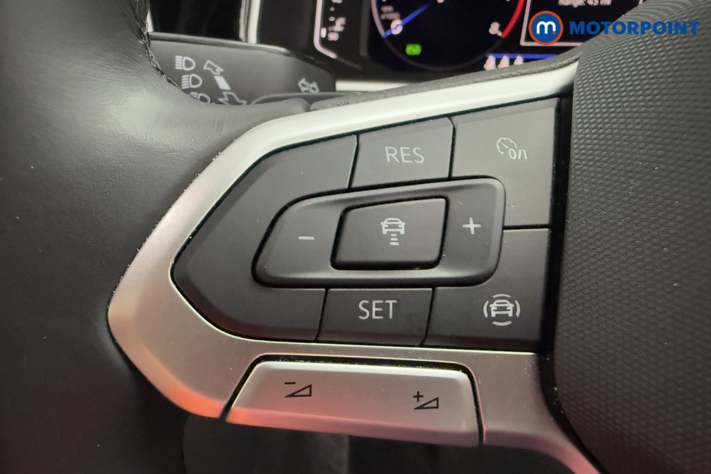 Volkswagen T-Roc R-Line Automatic Petrol SUV - Stock Number (1571929) - 4th supplementary image