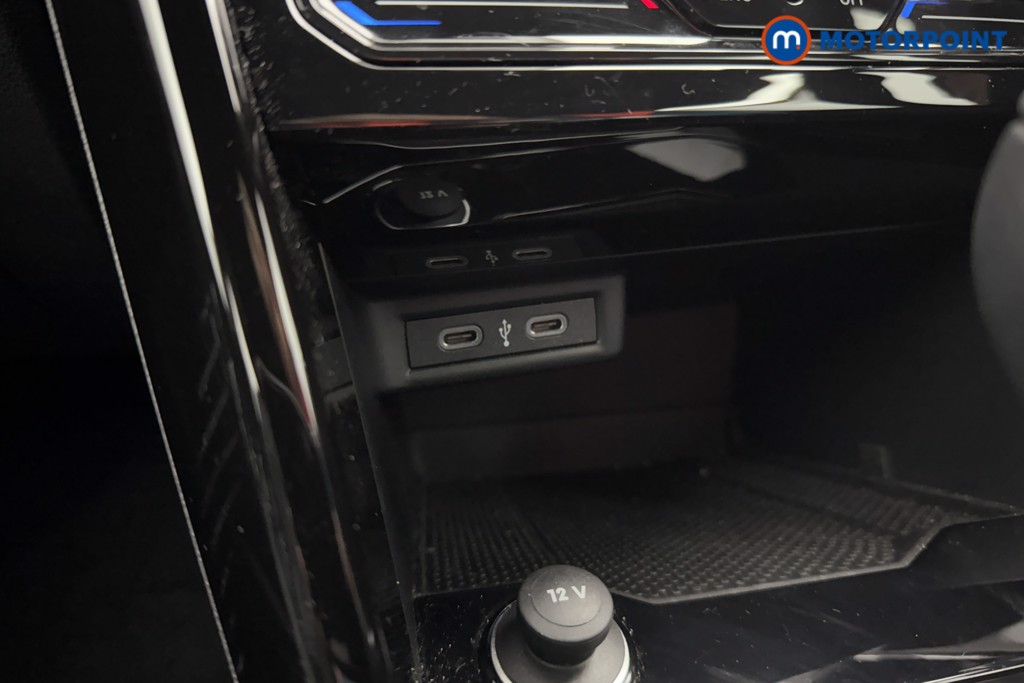 Volkswagen T-Roc R-Line Automatic Petrol SUV - Stock Number (1571929) - 13th supplementary image