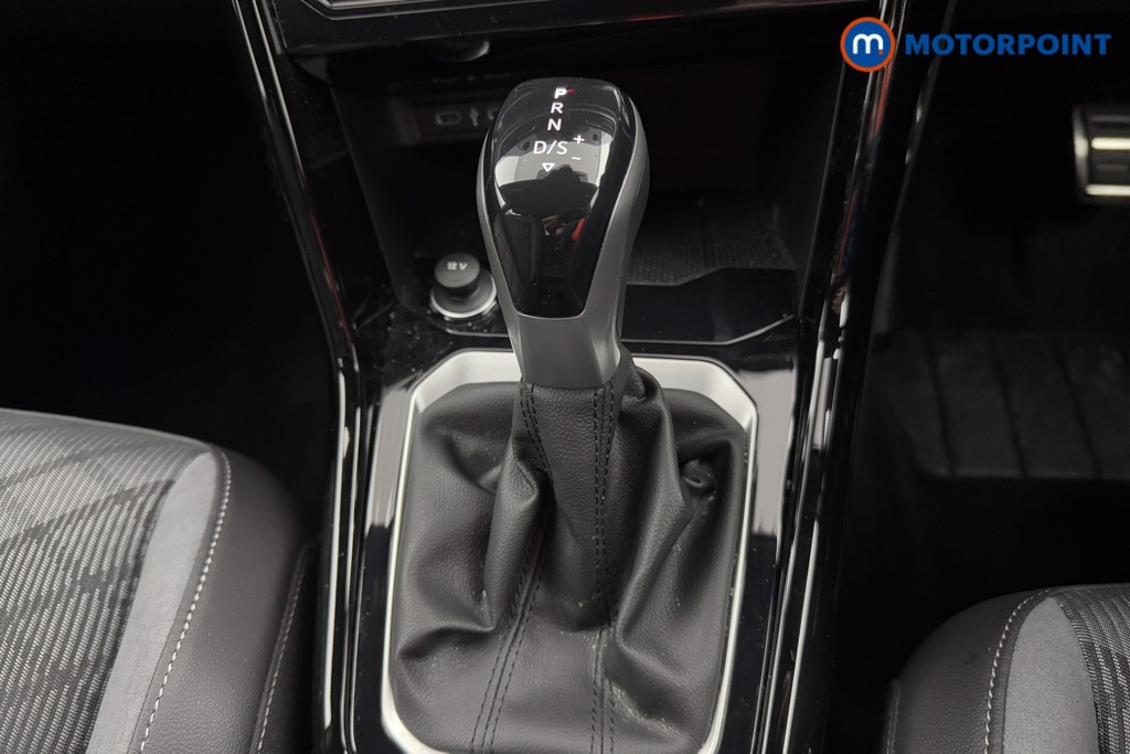 Volkswagen T-Roc R-Line Automatic Petrol SUV - Stock Number (1571929) - 14th supplementary image