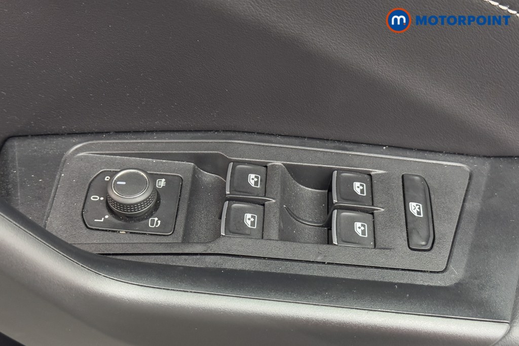 Volkswagen T-Roc R-Line Automatic Petrol SUV - Stock Number (1571929) - 19th supplementary image