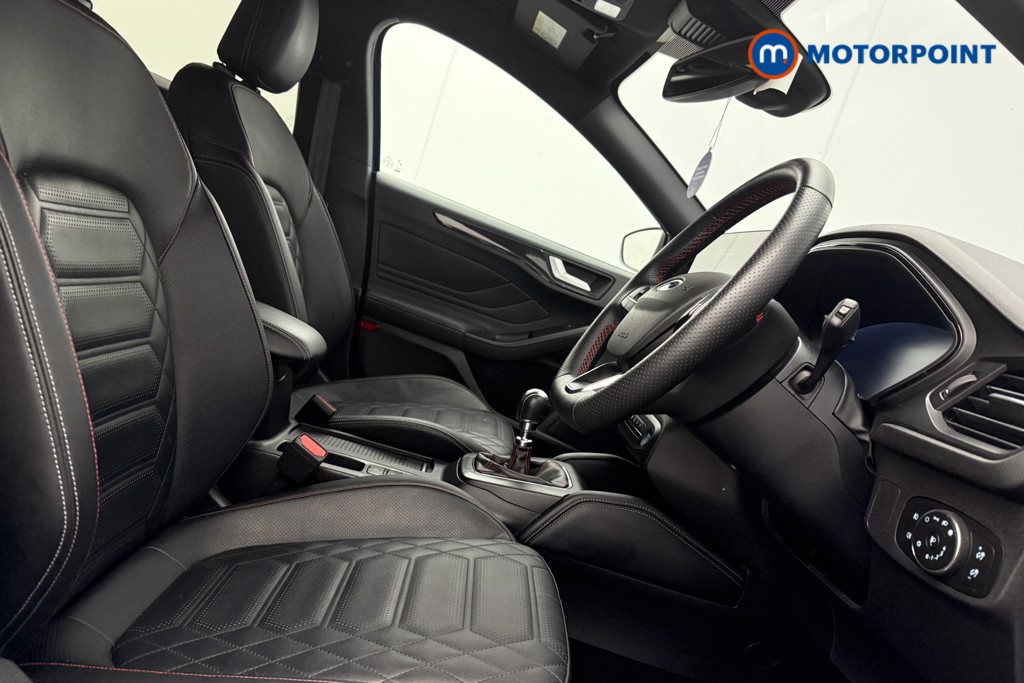Ford Focus St-Line Vignale Manual Petrol-Electric Hybrid Hatchback - Stock Number (1573133) - 8th supplementary image