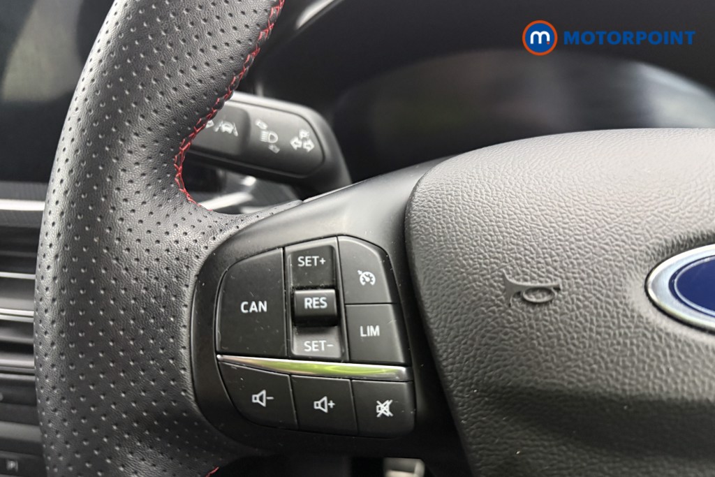 Ford Focus St-Line Vignale Manual Petrol-Electric Hybrid Hatchback - Stock Number (1573133) - 14th supplementary image