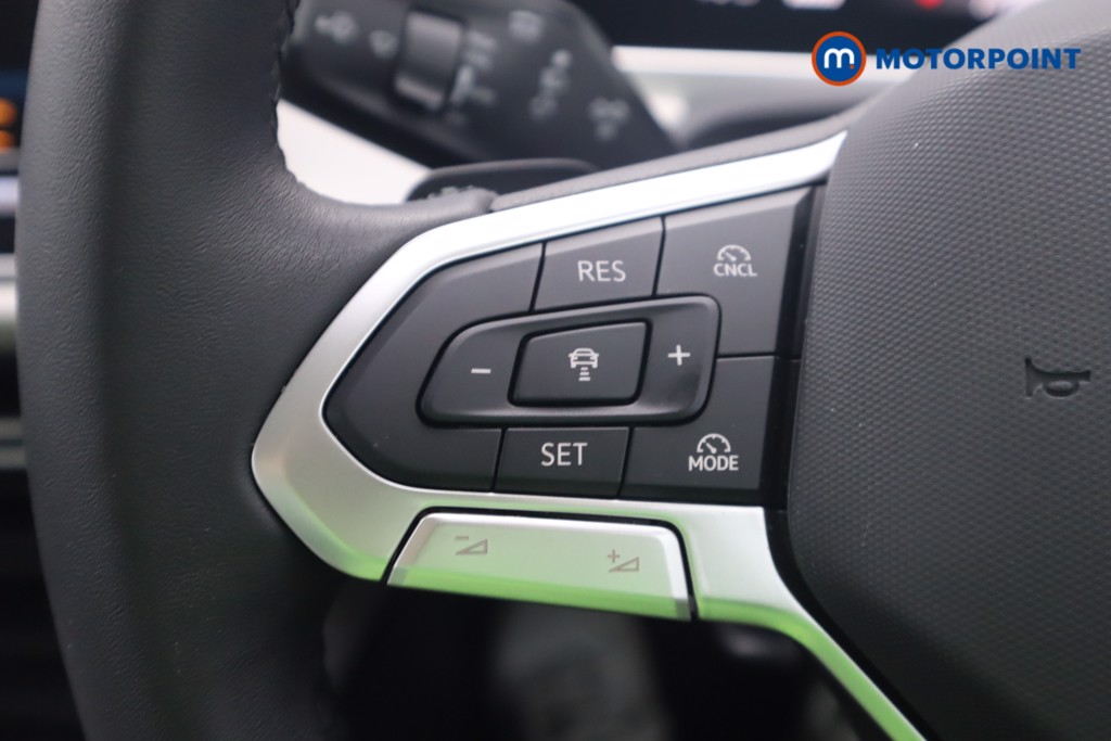 Volkswagen Passat Life Automatic Petrol Plug-In Hybrid Estate - Stock Number (1573309) - 5th supplementary image