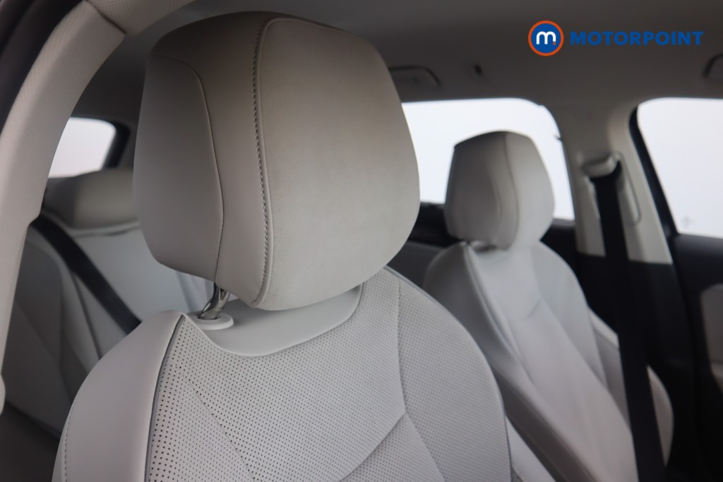 Volkswagen Passat Life Automatic Petrol Plug-In Hybrid Estate - Stock Number (1573309) - 13th supplementary image