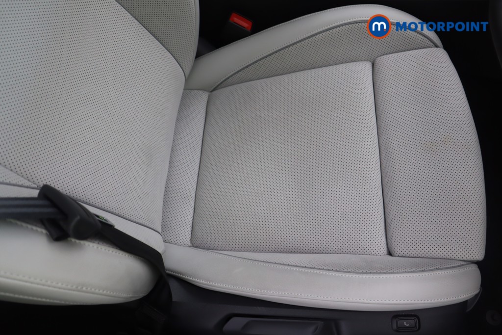 Volkswagen Passat Life Automatic Petrol Plug-In Hybrid Estate - Stock Number (1573309) - 14th supplementary image