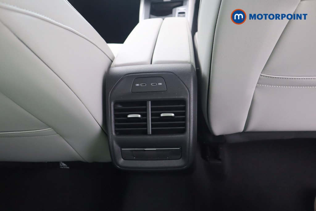 Volkswagen Passat Life Automatic Petrol Plug-In Hybrid Estate - Stock Number (1573309) - 17th supplementary image
