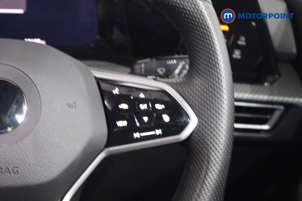 Volkswagen Golf R-Line Automatic Petrol Hatchback - Stock Number (1573932) - 8th supplementary image