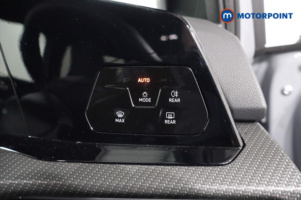 Volkswagen Golf R-Line Automatic Petrol Hatchback - Stock Number (1573932) - 22nd supplementary image