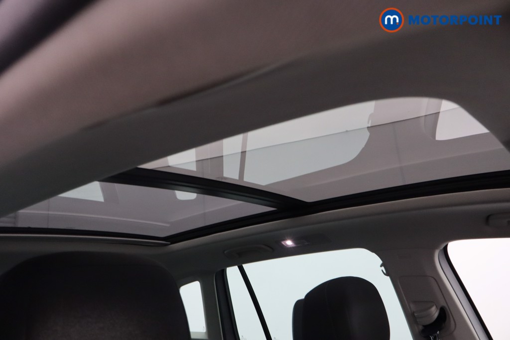 Volkswagen Tiguan Elegance Automatic Petrol SUV - Stock Number (1574101) - 17th supplementary image