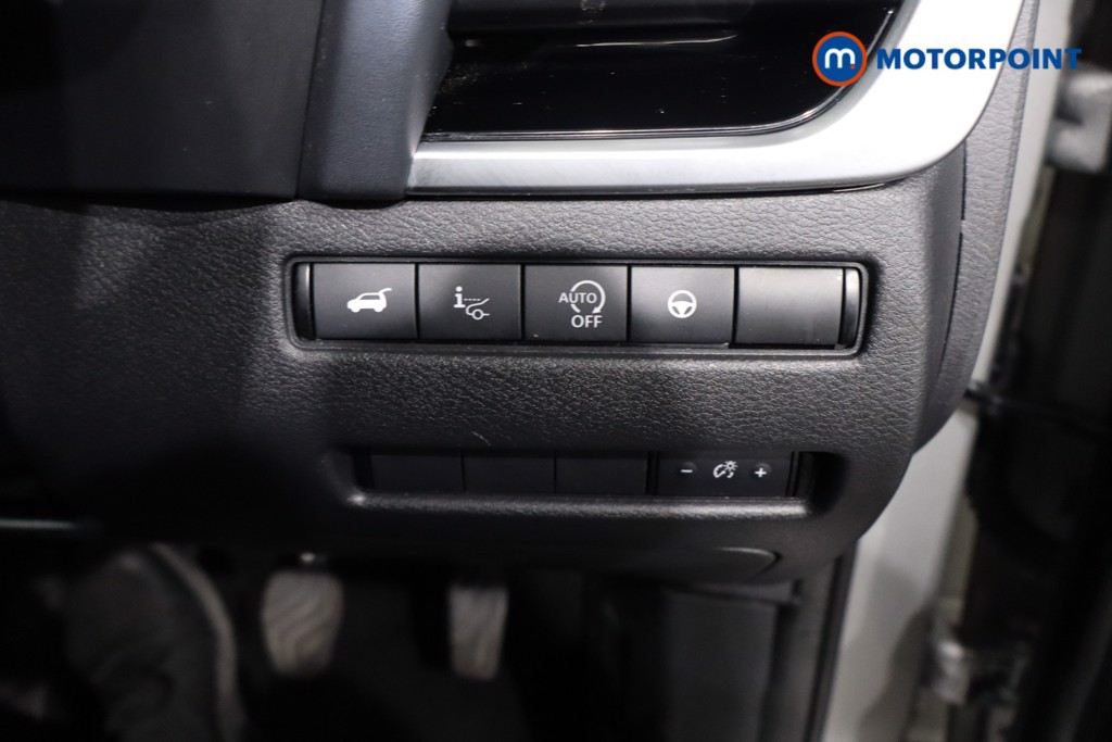 Nissan Qashqai Tekna Manual Petrol SUV - Stock Number (1574253) - 23rd supplementary image