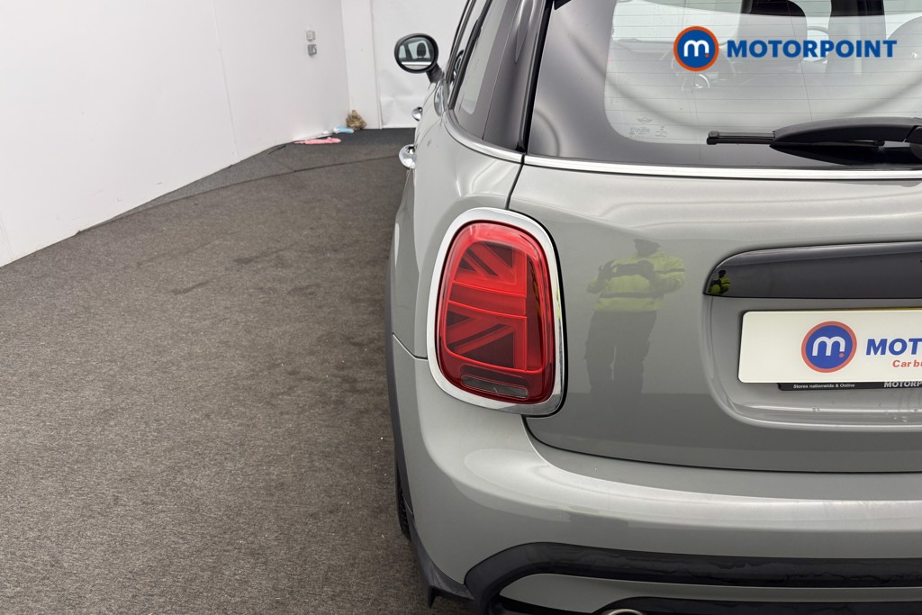 Mini Hatchback Cooper Classic Manual Petrol Hatchback - Stock Number (1574310) - 6th supplementary image