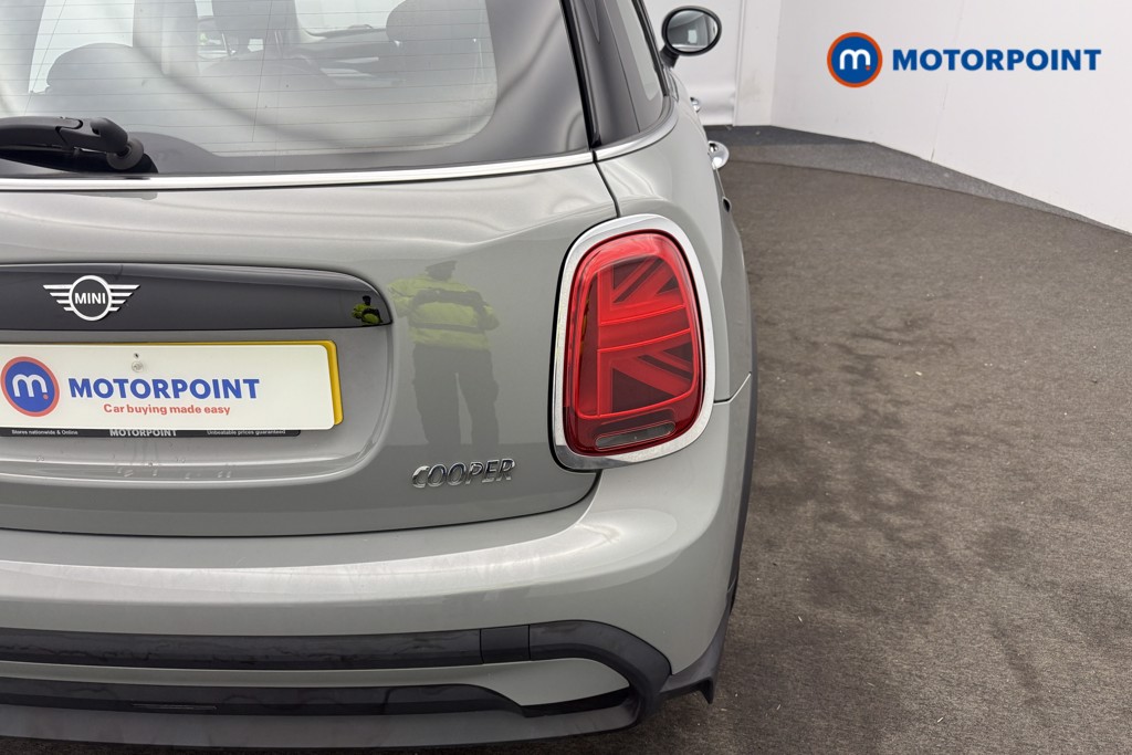 Mini Hatchback Cooper Classic Manual Petrol Hatchback - Stock Number (1574310) - 7th supplementary image