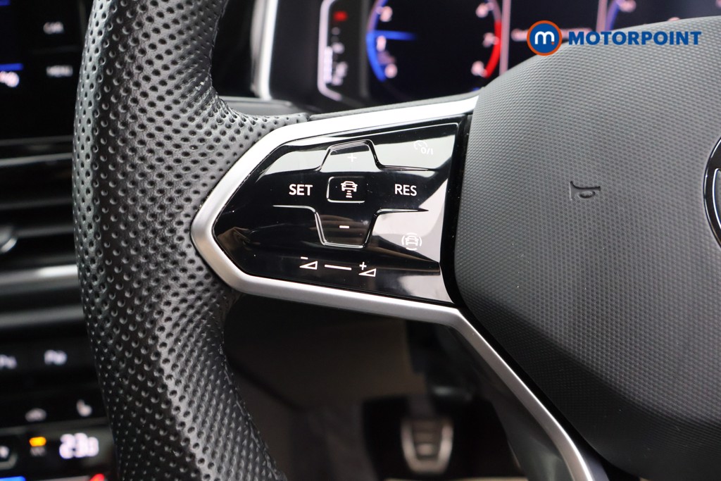 Volkswagen T-Roc R-Line Manual Petrol SUV - Stock Number (1575440) - 2nd supplementary image