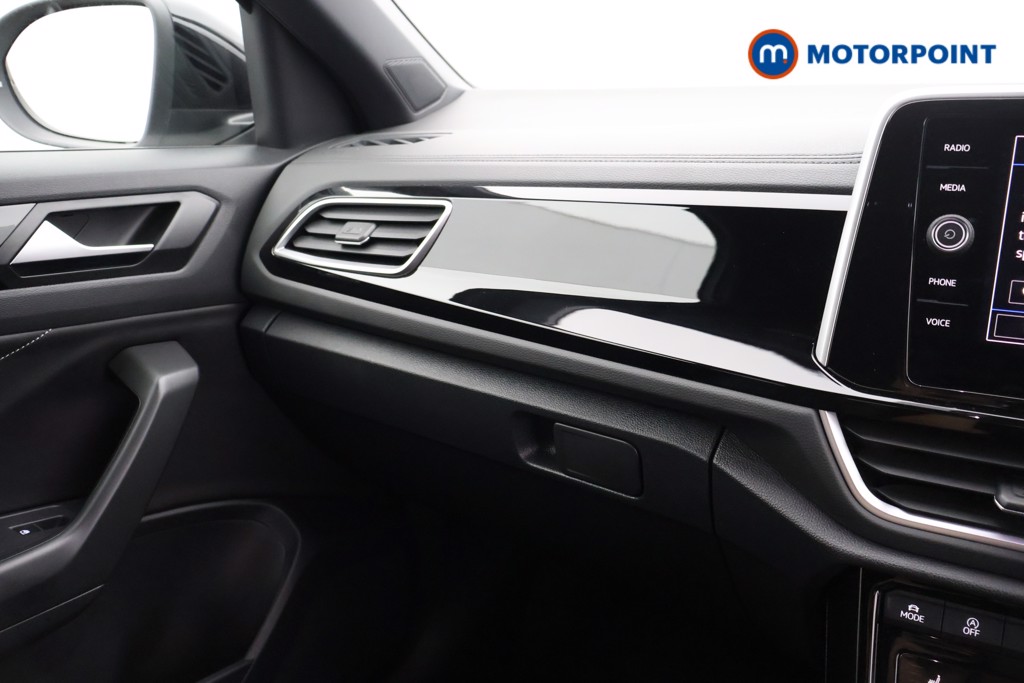 Volkswagen T-Roc R-Line Manual Petrol SUV - Stock Number (1575440) - 7th supplementary image