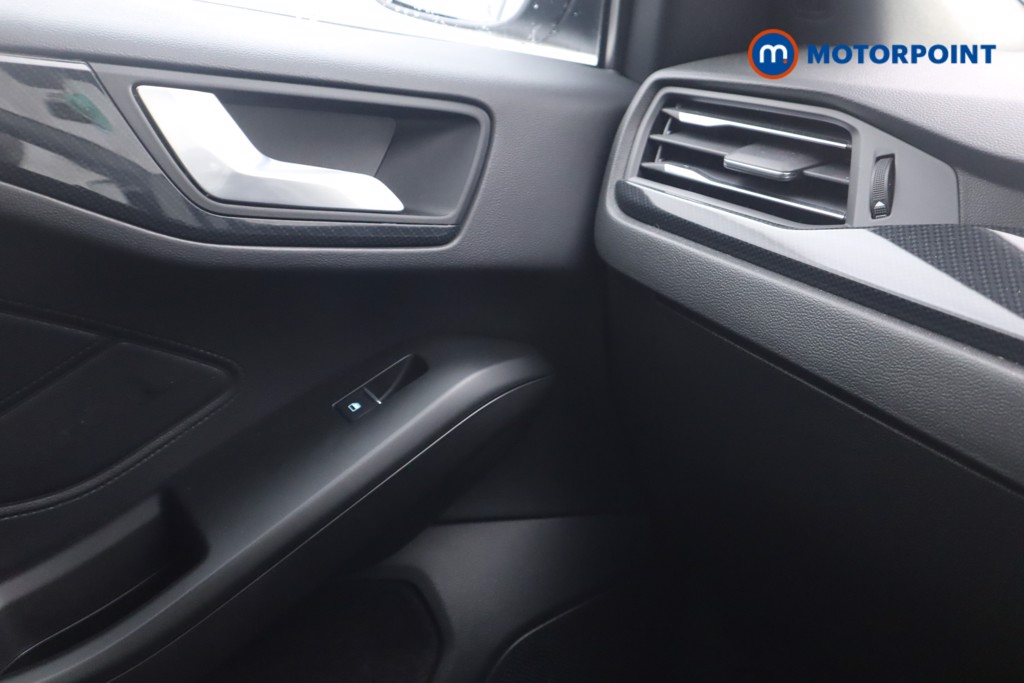 Ford Focus St-Line Automatic Petrol-Electric Hybrid Hatchback - Stock Number (1575797) - 10th supplementary image