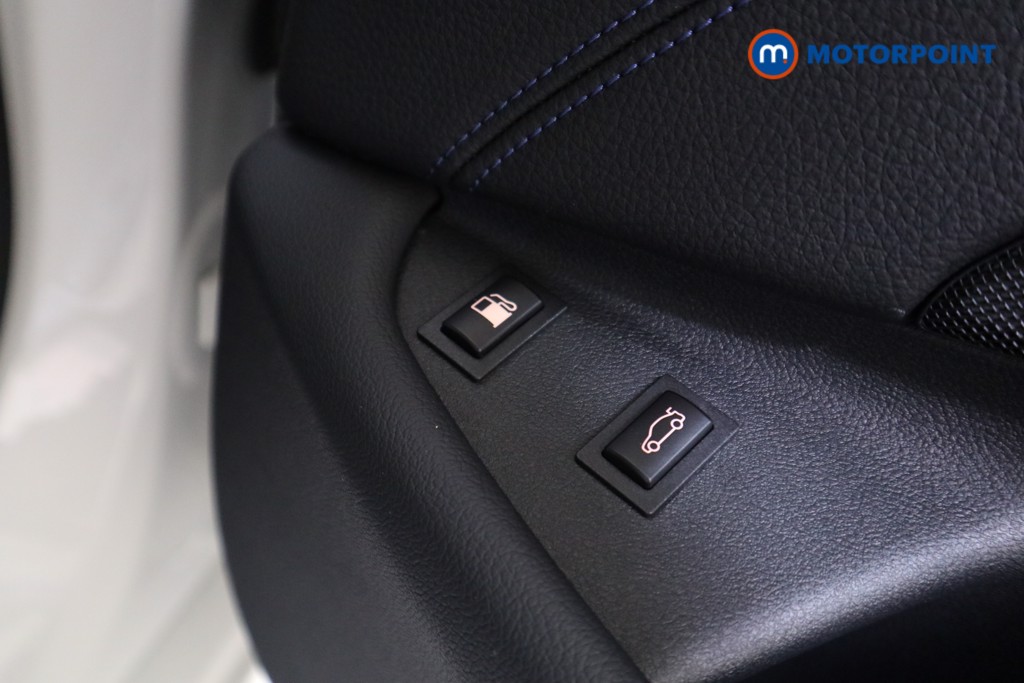BMW 5 Series M Sport Automatic Petrol Plug-In Hybrid Saloon - Stock Number (1575973) - 13th supplementary image
