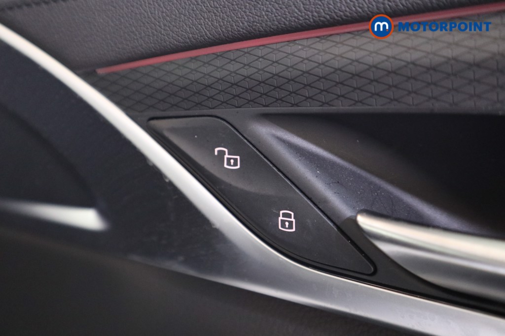 BMW 5 Series M Sport Automatic Petrol Plug-In Hybrid Saloon - Stock Number (1575973) - 14th supplementary image