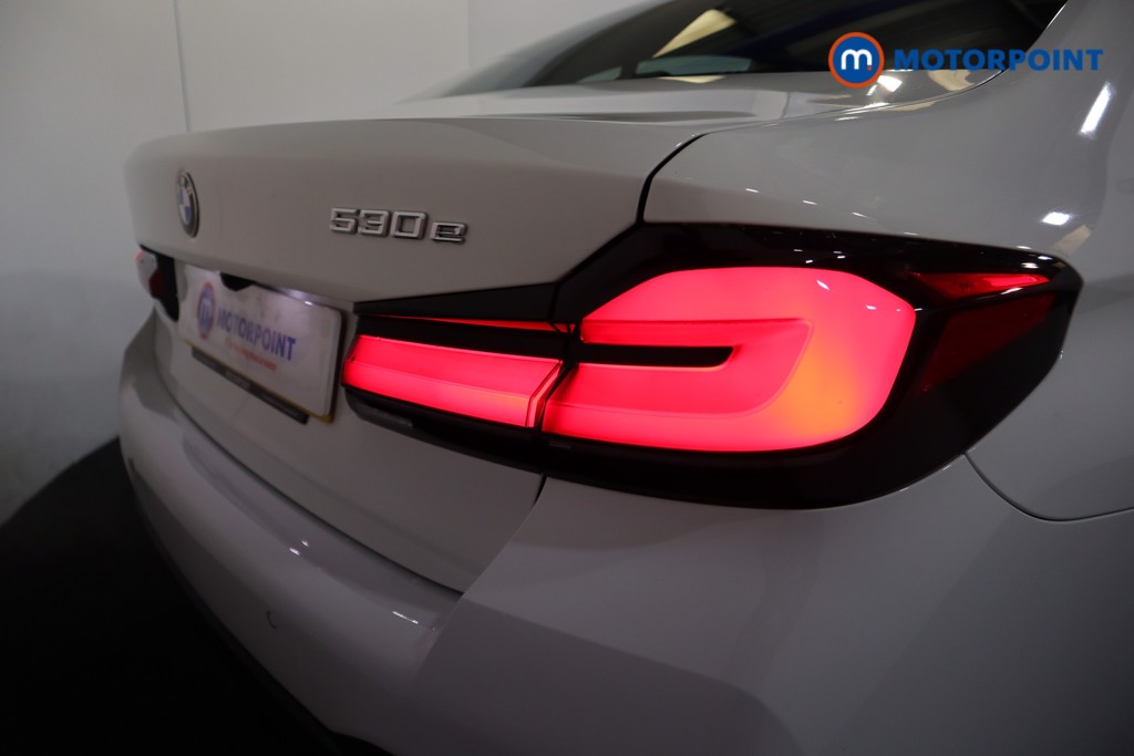 BMW 5 Series M Sport Automatic Petrol Plug-In Hybrid Saloon - Stock Number (1575973) - 26th supplementary image