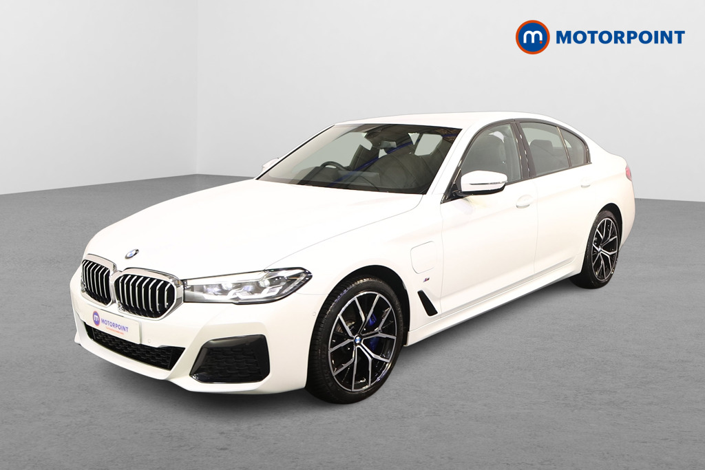 BMW 5 Series M Sport Automatic Petrol Plug-In Hybrid Saloon - Stock Number (1575973) - Passenger side front corner