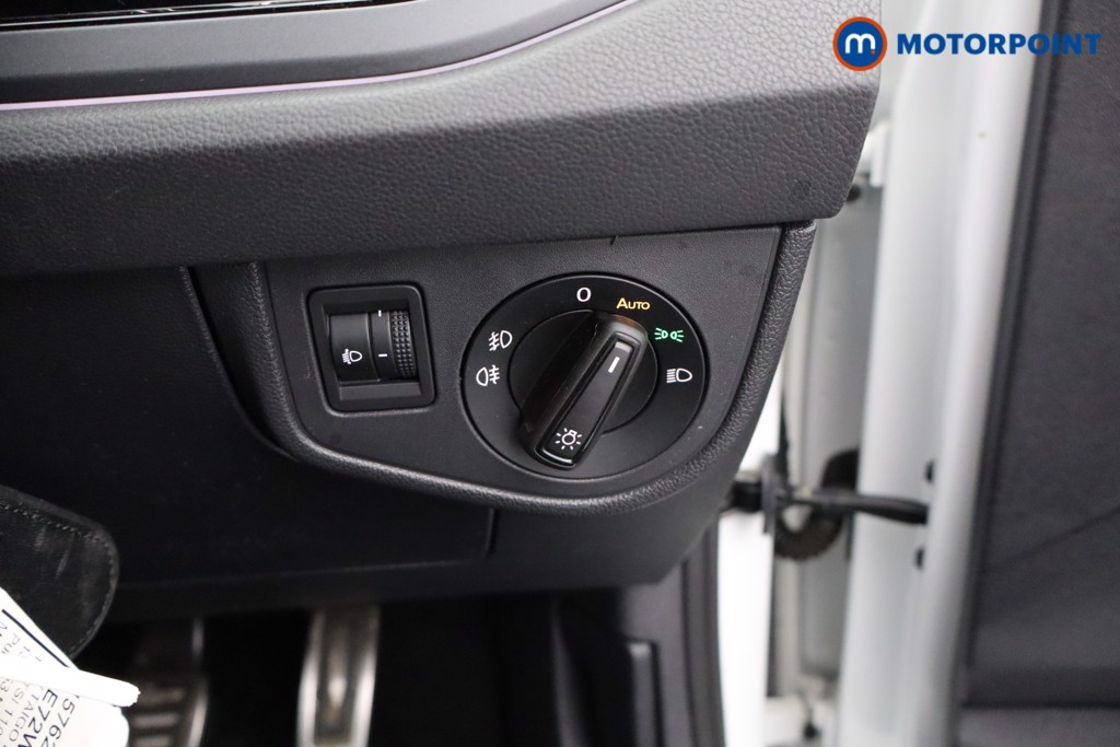 Volkswagen Taigo R-Line Manual Petrol SUV - Stock Number (1576284) - 16th supplementary image