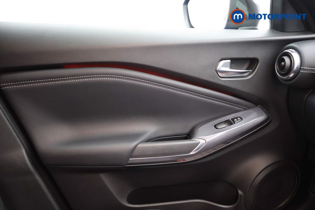 Nissan Juke Tekna Manual Petrol SUV - Stock Number (1576381) - 8th supplementary image