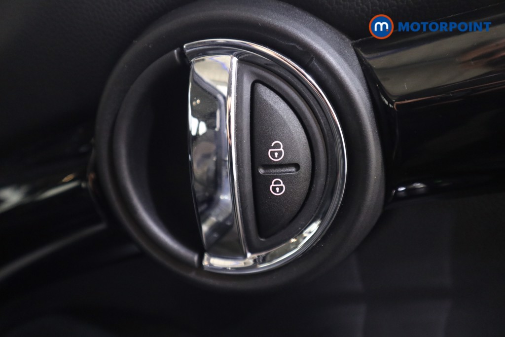 Mini Hatchback Cooper Classic Manual Petrol Hatchback - Stock Number (1576578) - 10th supplementary image